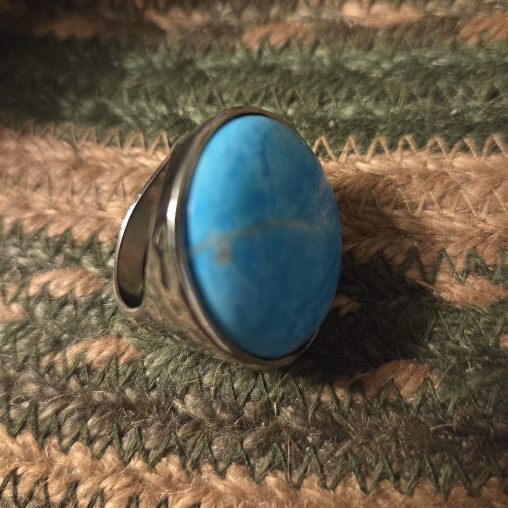 Blue and Silver Tone Turquoise Ring with Classic Design